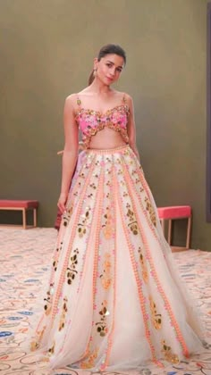 Hot Pink Lehenga Party Wear, Aaliya Bhatt, Modern Lehenga, भारतीय दुल्हन संबंधी, Papa Don't Preach, Suits Indian