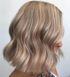 Ash Blonde Lob, Sandy Blonde Hair, Blonde Lob, Creamy Blonde, Blonde Hair Color Ideas, Light Blonde Hair, Silver Blonde, Honey Blonde Hair