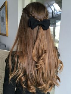 Prom Ponytail, Bow Hairstyle, Hair Prom, Ribbon Hairstyle, Aesthetic Hair, Medium Hair, Ponytail Hairstyles, Hairstyle Ideas, Trendy Hairstyles