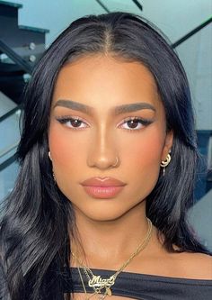 Prom Makeup For Brown Eyes, Natural Prom Makeup, Mekap Mata, Brown Girls Makeup, Eyeshadow Colors, Light Makeup Looks, Tanned Makeup, Celebrity Makeup Looks