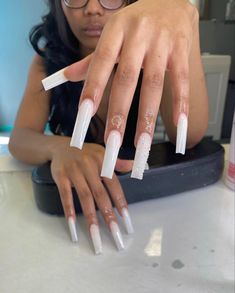 Nails Acrylic With Heart, Nut White Nails Acrylic, White Mani Pedi, Nut White Nails, Mylar Nails, White Nails Acrylic, Girls Nail Designs, Small Nails, Plain Nails