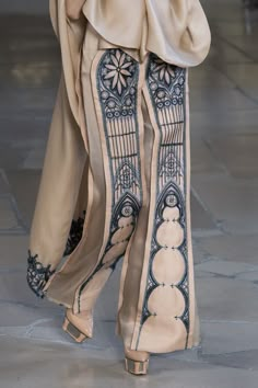 Guo Pei, Couture Mode, Looks Street Style, Mode Inspo, Fall 2018, Looks Style, Mode Inspiration, Fashion Details, Costume Design