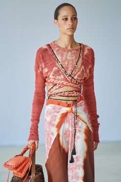 2022 Ss, Estilo Hippie, Capsule Outfits, Knitwear Fashion, Knitwear Design, Knit Fashion, Tie Dyed, Fashion Week Spring