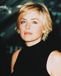 sharon. not too shabby for 54. Sharon Stone Short Hair, Sharon Stone Hairstyles, Short Hairstyles Fine, Side Part Hairstyles, Hair Icon, Hair Today, Great Hair