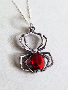 1pc Gothic Vintage Metal Spider Design Red Crystal Pendant Necklace, Unisex For Party Gift Black Funky   Zinc Alloy     Men Fashion Jewelry, size features are:Bust: ,Length: ,Sleeve Length: Black And Red Jewelry, Goth Piercings, Vampire Accessories, Metal Spider, Vampire Jewelry, Spider Design, Vintage Spider, Grunge Jewelry, Gothic Vintage