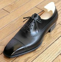 Captoe Shoes, Yohei Fukuda, Luxurious Shoes, Black Leather Dress Shoes, Der Gentleman, Quality Leather Boots, Brogues Style, Shoe Palace, Brogues Men