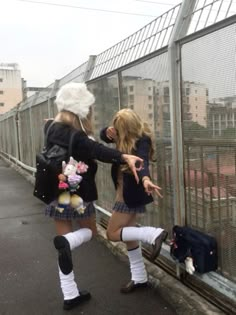 Gyaru Friends, Fashion D, Aesthetic People, Pose Reference Photo