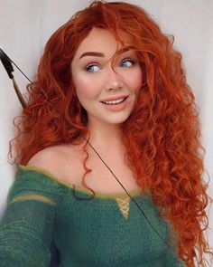 Prenses Merida, Red Head Halloween Costumes, Red Hair Costume, Merida Cosplay, Red Hair Halloween Costumes, Cosplay Disney, Long Red Hair, Disney Cosplay