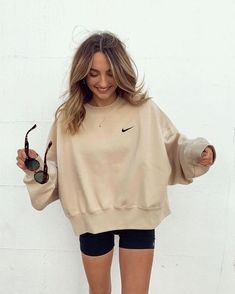 Nike Sportswear Women, Lounge Outfit, Simple Fashion, Women Essentials, Bags Fashion, Sporty Outfits, Outfits Fashion