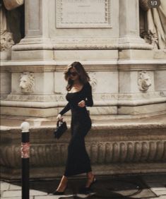 Classy Black Dress, Outfit Date Night, Makeup Vanities, Outfit Date, City Outfit, Elegant Outfit Classy, Outfit Classy, Look Formal