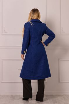 "Classic, single-breasted blue overcoat in a cozy Boucle fabric. Very warm and soft...! You can wear this coat again and again ...with your jeans, leggings for a casual look....or with a dress for a feminine and evening outlook...! 𝙺 𝙴 𝚈 𝙵 𝙴 𝙰 𝚃 𝚄 𝚁 𝙴 𝚂 - Shoulder pads - Buttoned single-breasted closure - Front pockets - Shift silhouette - Cloverleaf collar ⚜Fabulous and luxurious designs made to flatter your femininity⚜ ⚜ 𝙿 𝙴 𝚁 𝚂 𝙾 𝙽 𝙰 𝙻 𝙸 𝚉 𝙰 𝚃 𝙸 𝙾 𝙽 ➺ The coat comes Winter Outerwear With Covered Buttons And Lapel Collar, Blue Lapel Collar Pea Coat For Fall, Blue Pea Coat With Lapel Collar For Fall, Blue Double Button Peacoat For Office, Blue Peacoat With Double Button Closure For Office, Office Blue Peacoat With Double Button Closure, Blue Office Peacoat With Double Button Closure, Blue Wool Coat With Button Closure And Lapel Collar, Blue Single Breasted Pea Coat With Lapel Collar