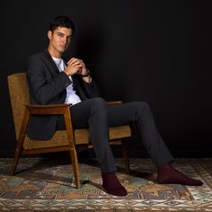 Part Sock. Part Your Caracter.The deep burgundy colour will perfectly complement the richness of leather shoes, will elevate the dark suiting or denim. Designed with five star luxury in mind applying meticulous craftsmanship by second-generation sock makers, this new sock collection is made from the finest pearle cotton which has been twisted and mercerised to enhance fit and comfort. Hand finished with hand linked toe.Supplied in iconic Look Mate gift box.Longer, over the calf design.Made from