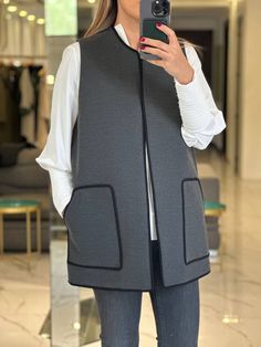 Gilet Outfit, Sewing Blouses, Mode Kimono, Fashion Design Patterns, Womens Suits Business, Coat Women Fashion, Gilet Long, Sport Dress