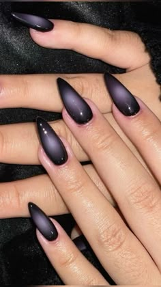 Nails Witchy Aesthetic, Black Birthday Nails Almond, Dark Almond Nails Ideas, Aura Nails Coffin Shape, Almond Nails Witchy, Purple Nail Designs Gel, Chrome Nails Designs Black, Purple And Black Aura Nails, Black And Purple Aura Nails