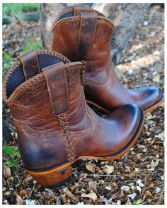 Lane Women's Plain Jane Booties - Round Toe, Honey Womens Short Cowboy Boots, Womens Cowgirl Boots Outfits, Women’s Cowboy Boots, Boot Barn Outfits Women, Cowboy Ankle Boots Outfit, Outfits With Cowboy Boots For Women, Western Booties Outfit, Western Ankle Boots Outfit, Cowgirl Boots Round Toe