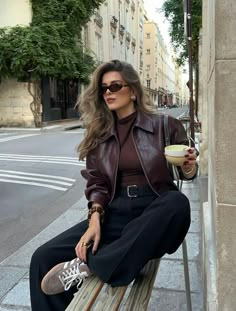 Black Pants Outfit, Winter Fashion Outfits Casual, Outfit Inspo Casual, Looks Street Style, Fall Street Style, 가을 패션, Autumn Outfit, Outfit Inspo Fall, Leather Jackets Women