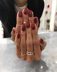 Unghie Sfumate, Kutek Disney, Nagellack Trends, Maroon Nails, Makijaż Smokey Eye, Red Nail, Oval Nails, Neutral Nails, Classy Nails