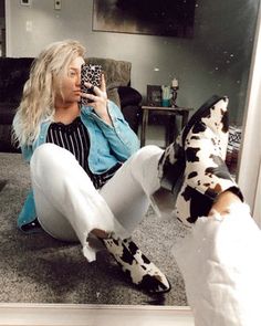 Check out this look I found on LIKEtoKNOW.it http://liketk.it/2Ldqy  Download the LIKEtoKNOW.it app to see! Crop Flare, Layering Outfits, Cropped Flares, Wearing Clothes, Mixing Prints