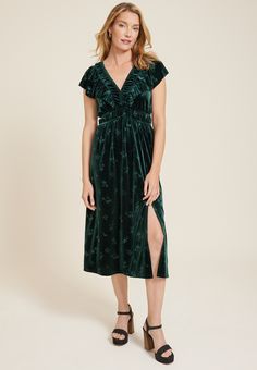 Velvet Jacquard Midi Dress - Eyeshadow Green, Midi Dress Green, Dresses Velvet, Only Jeans, Jumpsuits And Romper, Curvy Jeans, Green Midi Dress, Dog Friendly Home, Dress Size Chart