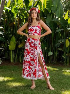 Aloha, Luau Ladies! Your Ultimate Guide to Island Style 3 Grass Skirt, Hawaiian Print Shirts, Banana Hair Clips, Aloha Print, Trendy Outfit Ideas, Life Of The Party