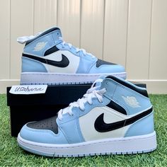 Nike Air Jordan 1 Mid Gs Shoes Brand New Original Box Size: 5.5 Youth = Women's 7 100% Authentic Ship Within 24 Hours Final Sale Air Jordan 1 Mid Gs, Jordans Girls, Nike Fashion Shoes, Preppy Shoes, Jordan Shoes Retro, Custom Nike Shoes, All Nike Shoes, Nike Air Jordan 1 Mid, Nike Shoes Jordans