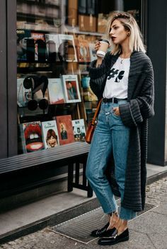 10 Girls On Instagram Whose Style We Want To Steal This Week - The Closet Heroes ootd // street style // denim // fall Mode Tips, Street Style Fall Outfits, Maxi Cardigan, Bohol, Outfit Jeans, Cardigan Outfits, Winter Mode