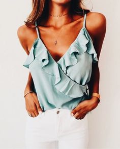 love this ruffled egg shell blouse! Mode Tips, Blazer Outfit, Mode Inspo, Kettlebell, Dress To Impress