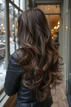 Coffee Hair Color Balayage, Balayage Hair For Fall 2024, Hair Color Ideas For Brunettes Winter, Hair Color Ideas For Brunettes For Fall, Fall Brunettes, Coffee Balayage, Winter Brunette, Hair Ombre Brown, Baylage Hair