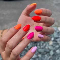 August Nail Colors, Short Nail Ideas, White Gel Nails, August Nails, Blue Gel, Gel Nail Colors, Gradient Nails, Hair Skin Nails