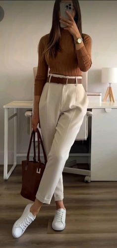 Casual Chic Outfits, Casual Work Outfits Women, Mode Zara, Casual Outfit Inspiration, Business Casual Outfits For Work, Casual Day Outfits, Elegante Casual, Classy Work Outfits, Stylish Work Outfits