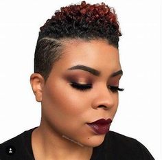 Red And Gold Makeup, Red Twa, Natural Pixie Cut, Short Natural Styles, Pixie Cut Black Women, Hair Sponge, Color Hairstyles, Twa Hairstyles