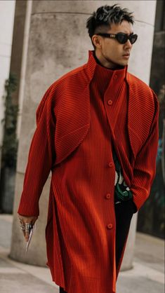 Boho Men Style, Issey Miyake Pleats, Issey Miyake Pleats Please, Issey Miyake Men, Man Dressing Style, Boho Men, Yves Salomon, Pleats Please, Fire Fits