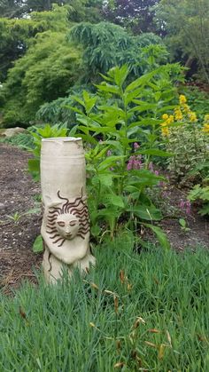 Green garden setting with handmade white ceramic cylinder with sunshine on it. Pool Outdoor, Hot Tub Outdoor, Pool Hot Tub, Rock Garden