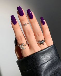 Ongles Gel Violet, Dark Purple Nails, Violet Nails, Nagellack Trends, Purple Nail Designs, Inspiration Tattoos, Purple Nail, Thanksgiving Nails, Dark Nails