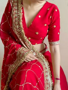 Lengha Blouse, Lengha Blouse Designs, Jae Suk, Organza Suits, Trendy Outfits Indian, New Saree Blouse Designs, Indian Bride Outfits, Dresses Traditional, Bride Outfits