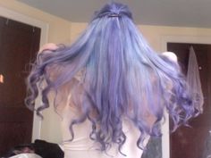 grunge Light Purple Curly Hair, Purple Curly Hair, Purple Hairstyles, Hair Jelly, Lilac And Black, Hair Rainbow, Fairytale Fashion