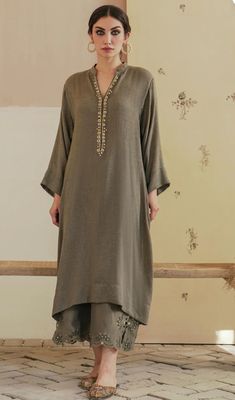 Pakistani Pants Design For Kurti, Plazo Designs, Plazo Design, Linen Style Fashion, Simple Dress Casual, Taking Risks, Ikat Dress, Trendy Shirt Designs