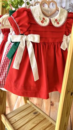 Christmas Dresses For Baby Girl, Christmas Baby Outfits Girl, Baby Clothes Patterns Sewing, Baby Dress Design, Baby Dress Patterns, Kids Fashion Dress, Kids Couture