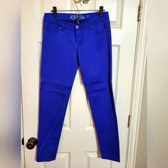 Size 9 Nwot Celebrity Blues Pants Blue Blue Mid-rise Pants For Spring, Stretch Blue Bottoms For Spring, Blue Stretch Bottoms For Spring, Spring Stretch Fit Blue Bottoms, Blue Full-length Pants For Spring, Blue Fitted Pants For Spring, Blue Straight-leg Bottoms For Spring, Casual Mid-rise Blue Pants, Fitted Blue Pants For Spring