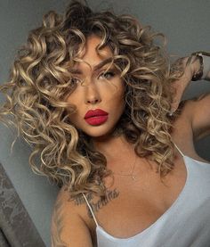 45 Cute Long and Short Curly Hairstyles for All Hair Types Blonde Curly Hair, Hair Upstyles, Cosplay Hair, Curly Hair Women, Hair Color And Cut, Short Blonde, Trending Hairstyles, Short Blonde Hair, Makeup Fashion