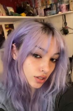 Light Purple Hair Lavender, Bee Königswasser, Melody Piper, Purple Black Hair, Dyed Hair Purple, Hairstyle Inspo