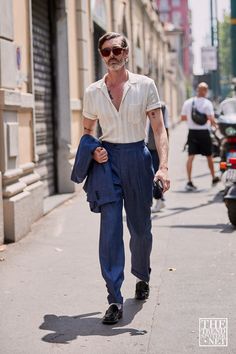 Italian Mens Fashion, Best Dressed Man, Street Style Outfits Men, Mens Outfit Inspiration, Mens Fashion Week, Italy Fashion, Street Style Trends, Stylish Mens Outfits, Men Street