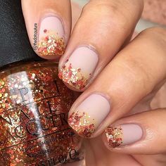 Thanksgiving Nail Ideas, Glitter Wallpaper Iphone, Tree Nail Art, Thanksgiving Nail, Nagellack Trends, Tree Nails, Gold Glitter Nails, Easy Nails, Thanksgiving Nails