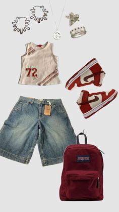 How To Style Pink Shorts, Red Backpack Outfit, Jorts Summer Outfits, Outfits Jorts, Red Shorts Outfit, Shuffles Summer, Backpack Outfit, Downtown Outfits, Red Backpack