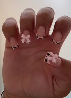 Nails Middle School, Cute Shorts Nails, Middle School Nails, Simple Black Nail Designs, Cute Short Nail Ideas, Cute Short Nails, Graduation Nails, Cute Simple Nails, Simple Gel Nails