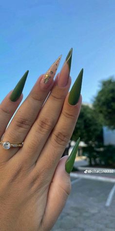 Green Nails Stiletto, Pretty Stiletto Nails, Gel Stiletto Nails, Tie Dye Nails, Work Nails, Casual Nails