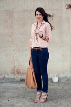 love the bag Pink Blouse Outfit, Sister Pic, Blouse Outfit Work, Blouse Necklace, Nude Shirt, Germany Hamburg, Hamburg City, Kendi Everyday, Rolled Jeans