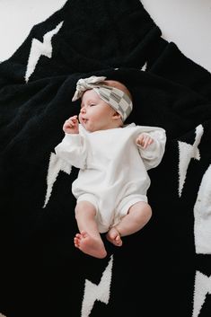 Plush Blanket | Black & White Lightning Bolt – forever french baby Baby Chino, Sweatshirt Romper, Baby Luna, Feather Yarn, White Lightning, Diaper Bag Accessories, French Baby, Blanket Black, Baby Co