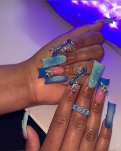 Blue Junk Nails, Artsy Nails, Fye Nails, Pedicure Colors, Y2k Nails, French Tip Acrylic Nails, Nail Tattoo