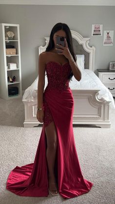 Senior Banquet, Maroon Prom Dress, Prom Dress Inspo, Fitted Gown, Classy Prom, Red Mermaid, Trendy Prom Dresses, Jr Prom, Gorgeous Prom Dresses